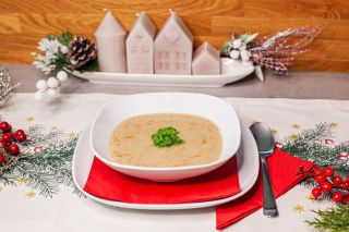 NOVINKA! Tradiční rybí polévka 🐟 – teď v prodeji🎄 “Krémová vánoční rybí polévka vyrobená ze slavného pernštejnského kapra,...